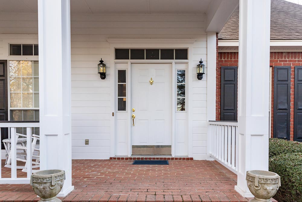 6 benefits of installing a new exterior door